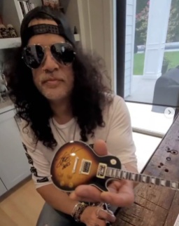 Slash Autographs Officially Licensed Gibson Les Paul Mini Guitar Replica Collectible